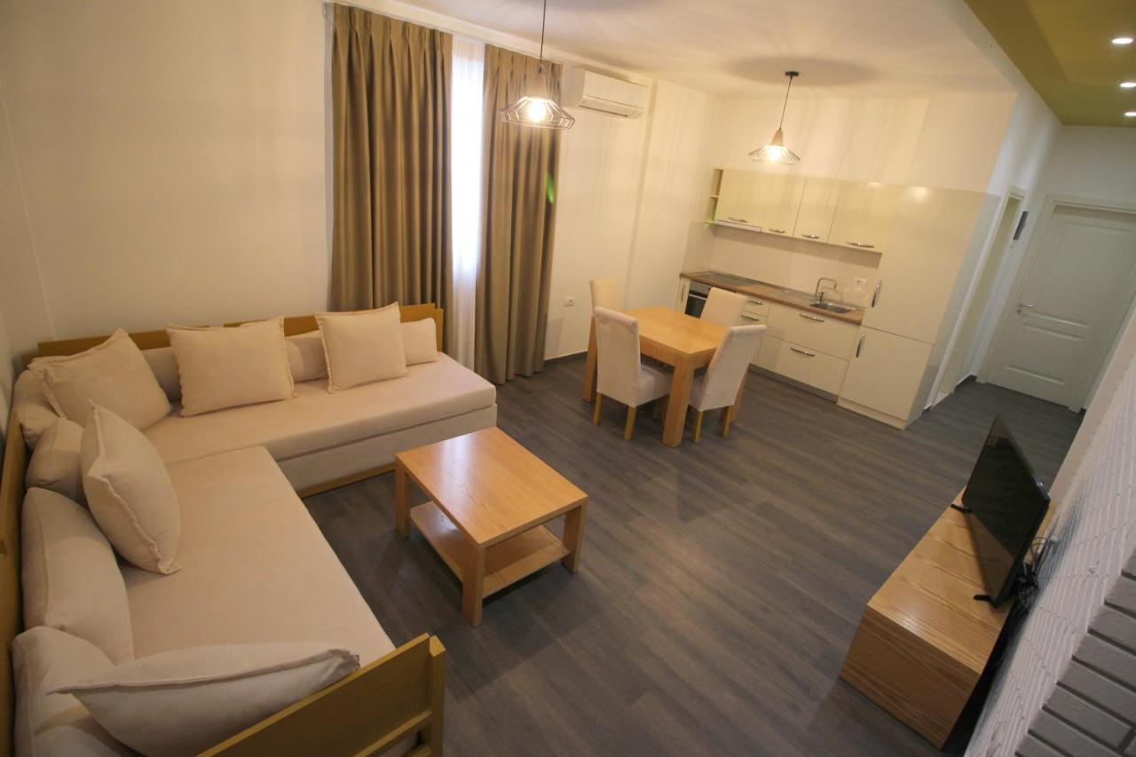 Sunrise Luxury Apartments ซารานเดอ ภายนอก รูปภาพ