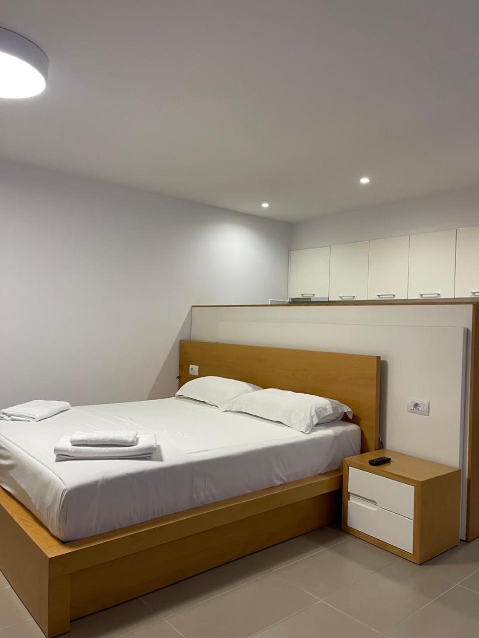 Sunrise Luxury Apartments ซารานเดอ ภายนอก รูปภาพ